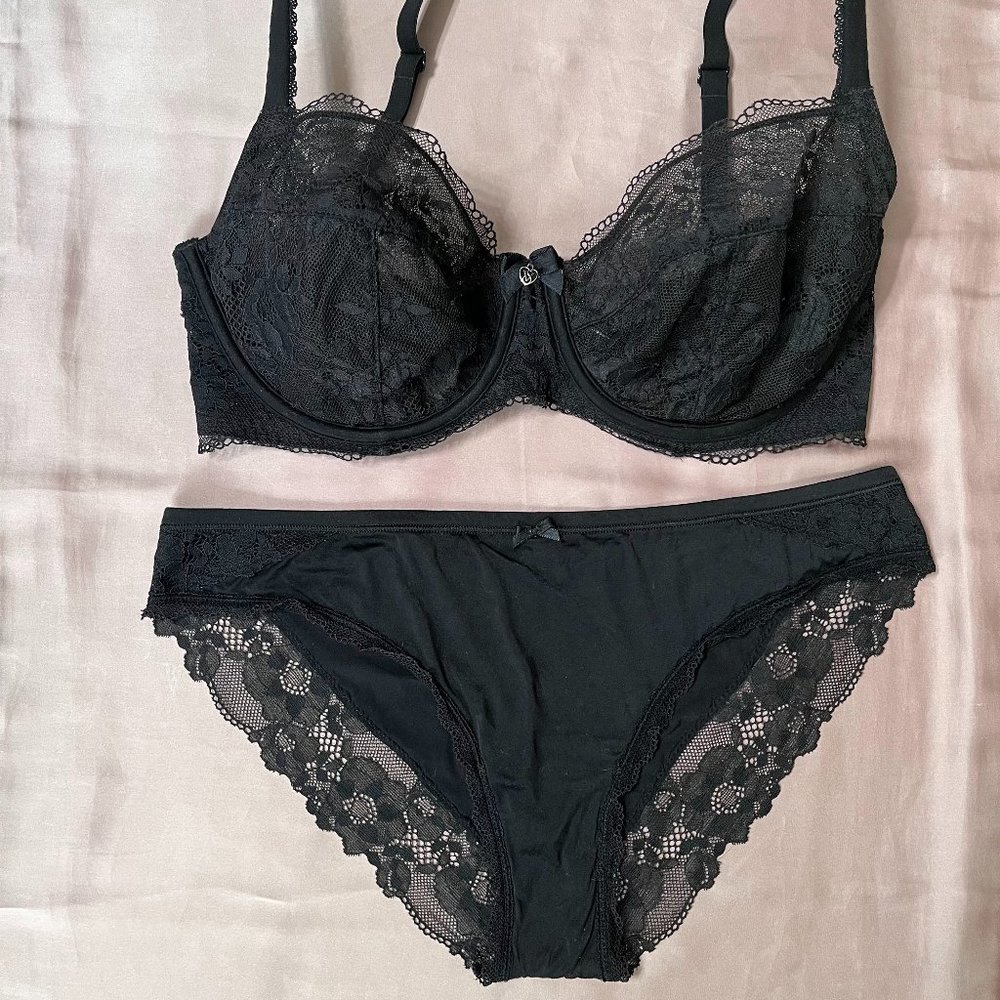 NWOT VS BBV Black Lace Unlined Demi Bra & M Cheekini Panty Set